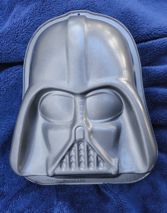 DARTH VADER STAR WARS CAKE PAN MOLD HEAD 2010 NEW VW eBay